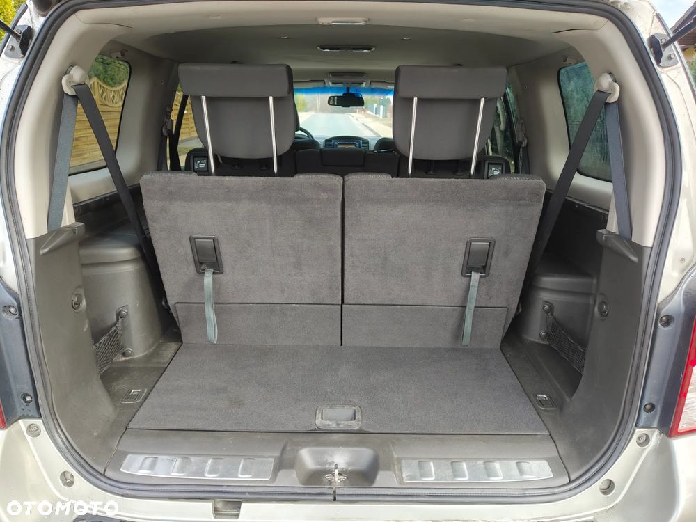 Nissan Pathfinder 2.5 DCi SE - 21