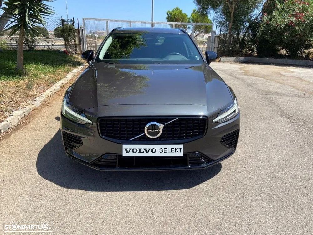 Volvo V60 2.0 T6 AWD TE Plus Dark - 4