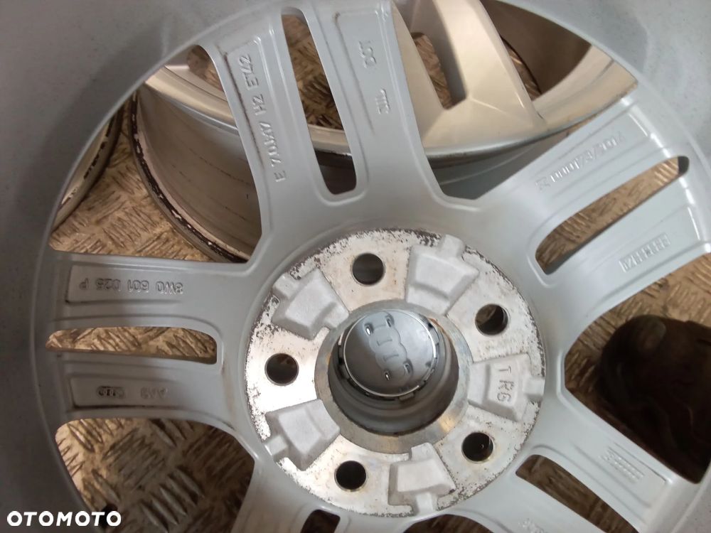 Felgi Audi A4 B8 B9 7Jx17 et42 5x112 - 8