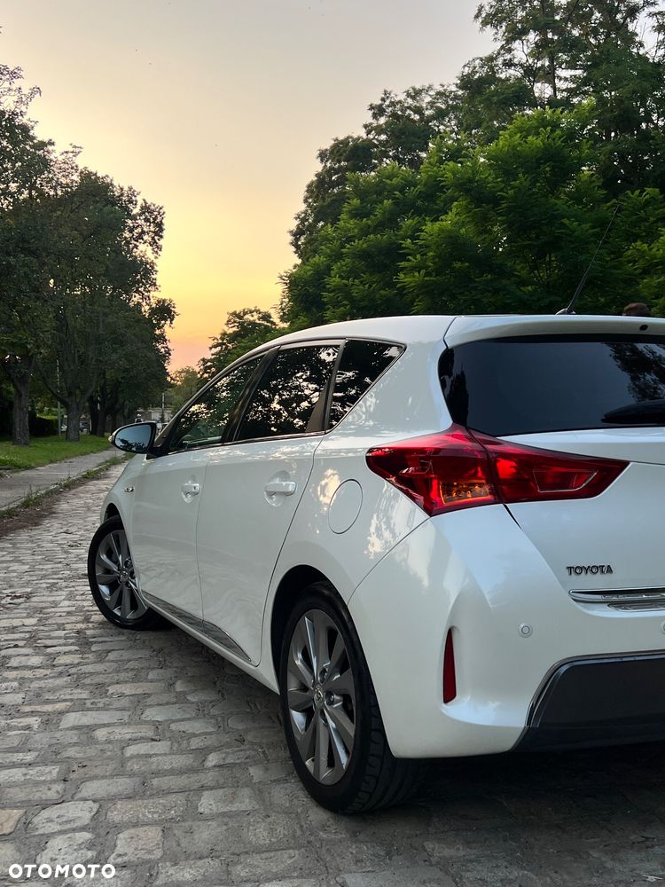 Toyota Auris 1.8 HSD Sol - 3