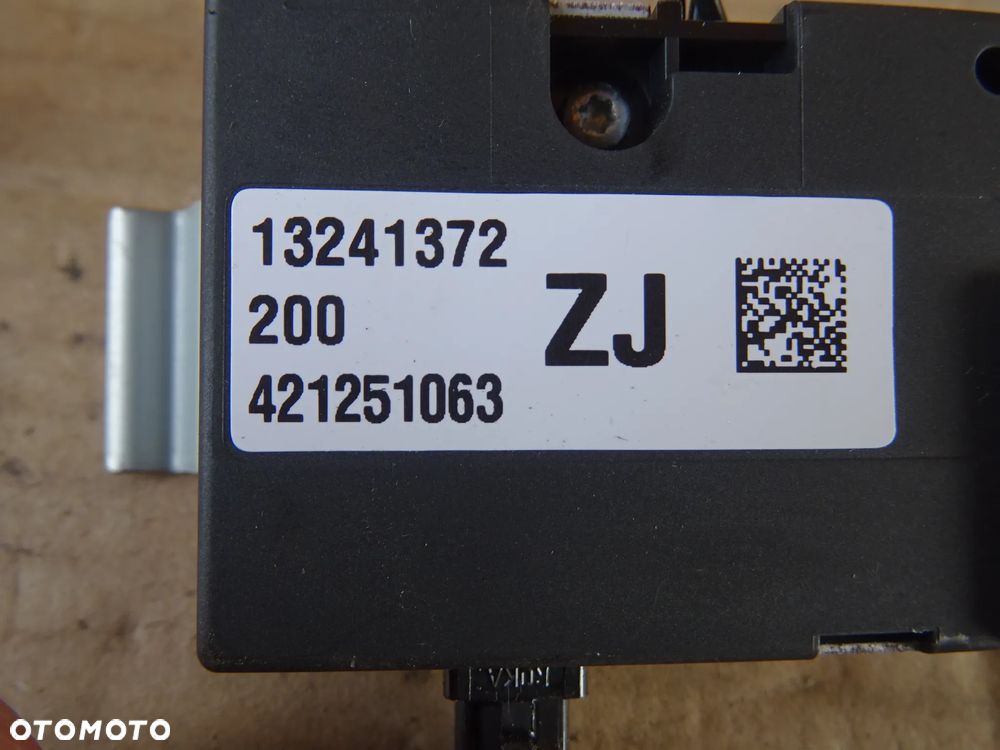 OPEL INSIGNIA ASTRA J ZAFIRA C MOKKA MODUŁ WZMACNIACZ ANTENOWY SYGNAŁU ANTENY GPS - 25