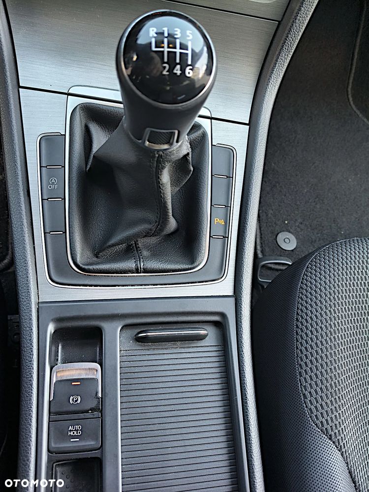 Volkswagen Golf 1.4 TSI BMT Comfortline - 34