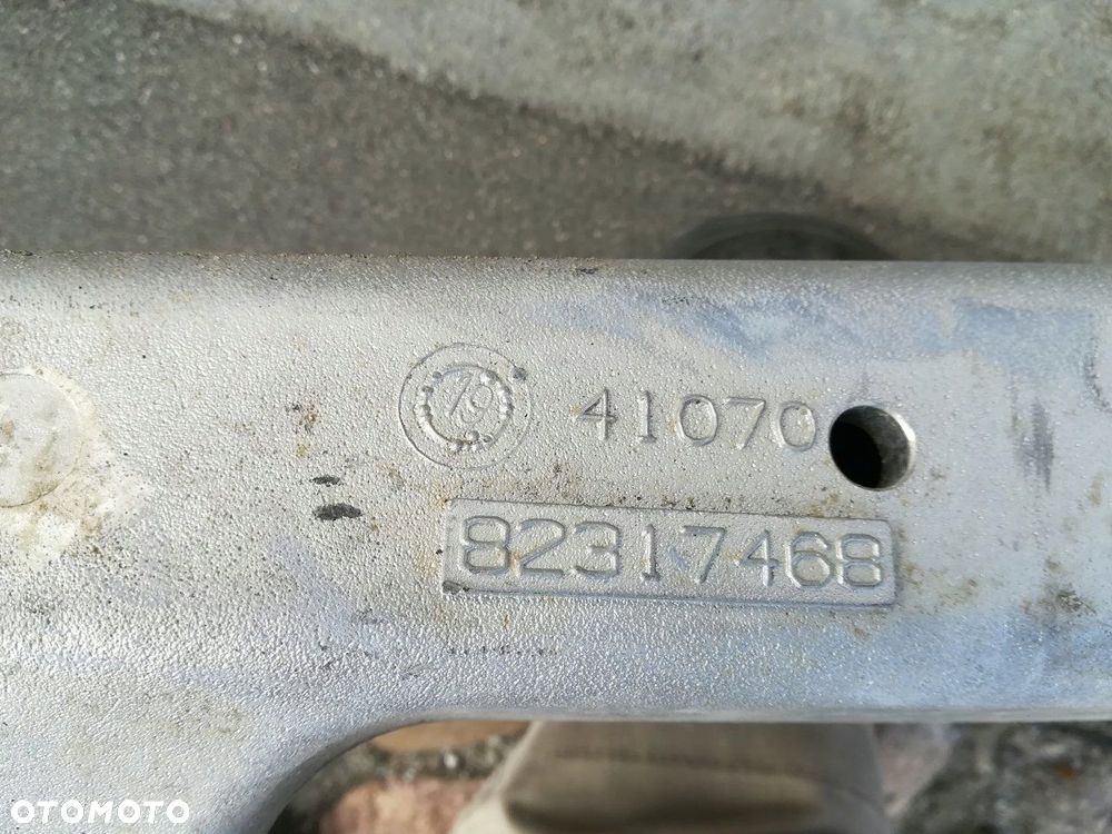 RENAULT RANGE GAMA D MOCOWANIE ZDERZAKA STOPNIA L - 3