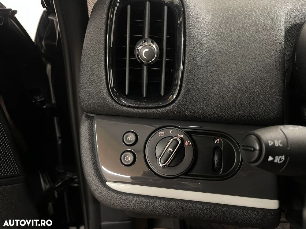 Mini Countryman Cooper S E ALL4 AT - 26