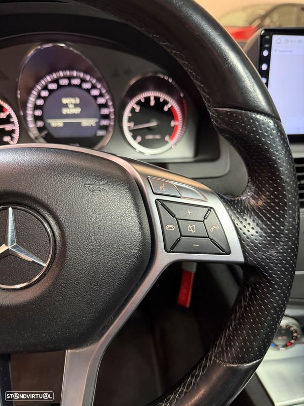 Mercedes-Benz C 220 - 12