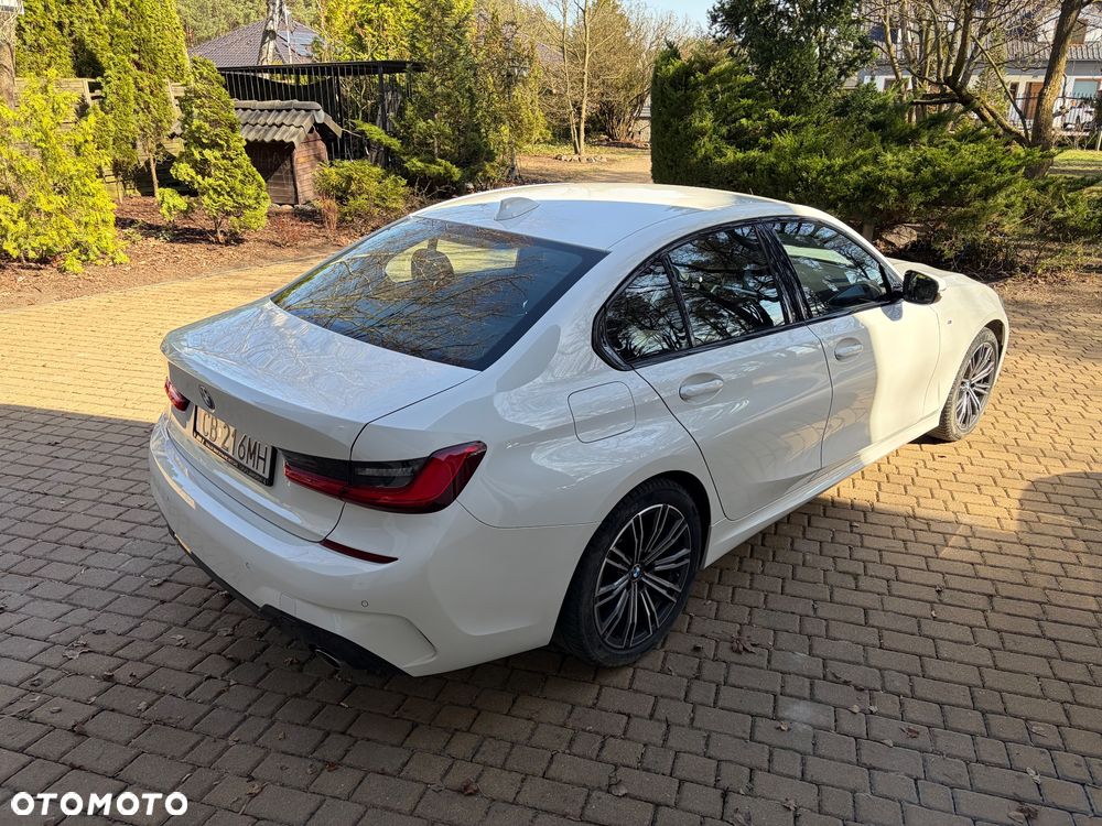 BMW Seria 3 318d M Sport - 13