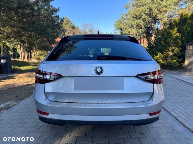 Skoda Superb 2.0 TDI DSG Premium Edition - 13