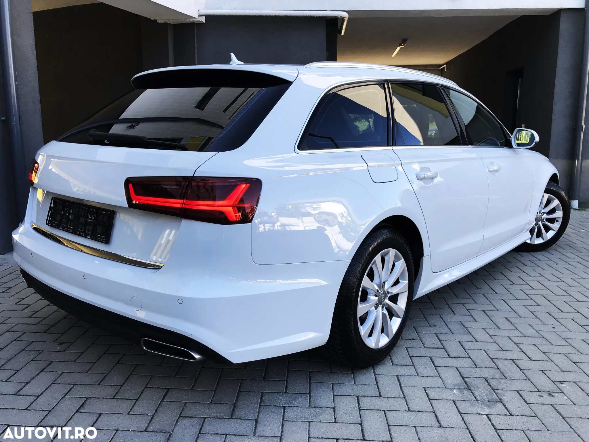 Audi A6 Avant 2.0 TDI Ultra S tronic - 5