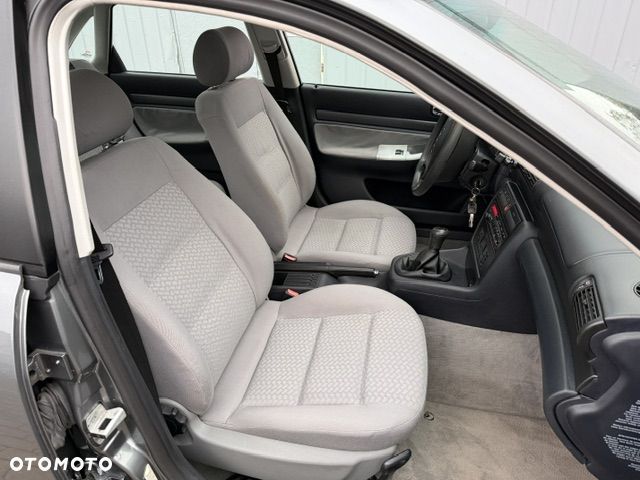 Audi A4 Limousine - 17