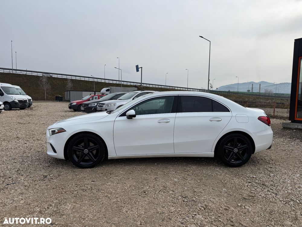 Mercedes-Benz A 220 Sedan 7G-DCT - 19