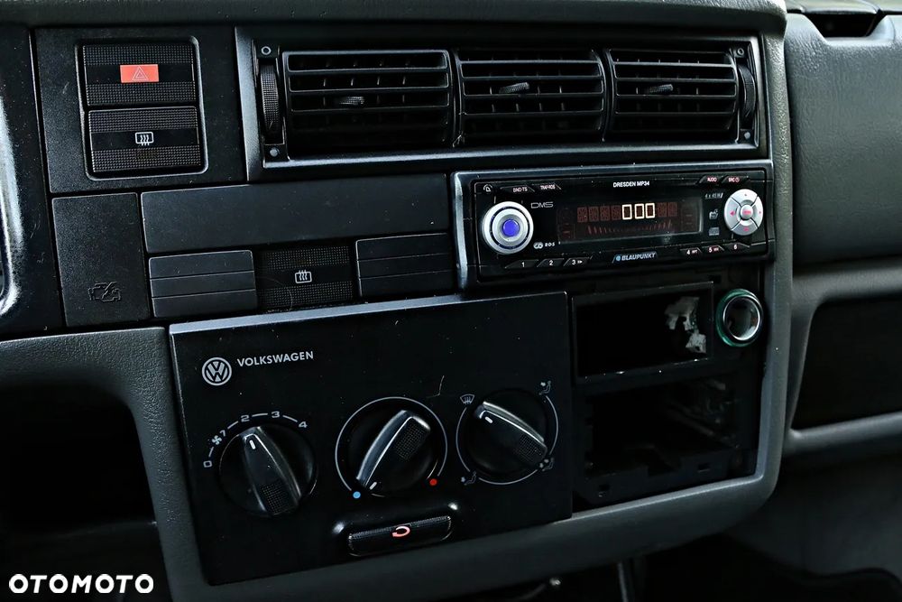 Volkswagen Multivan - 31