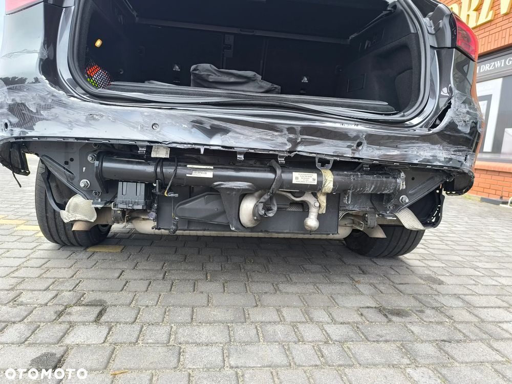 Mercedes-Benz GLC 300 e 4Matic 9G-TRONIC Edition Avantgarde - 24