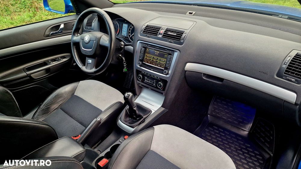 Skoda Octavia 2.0 TDI RS - 37