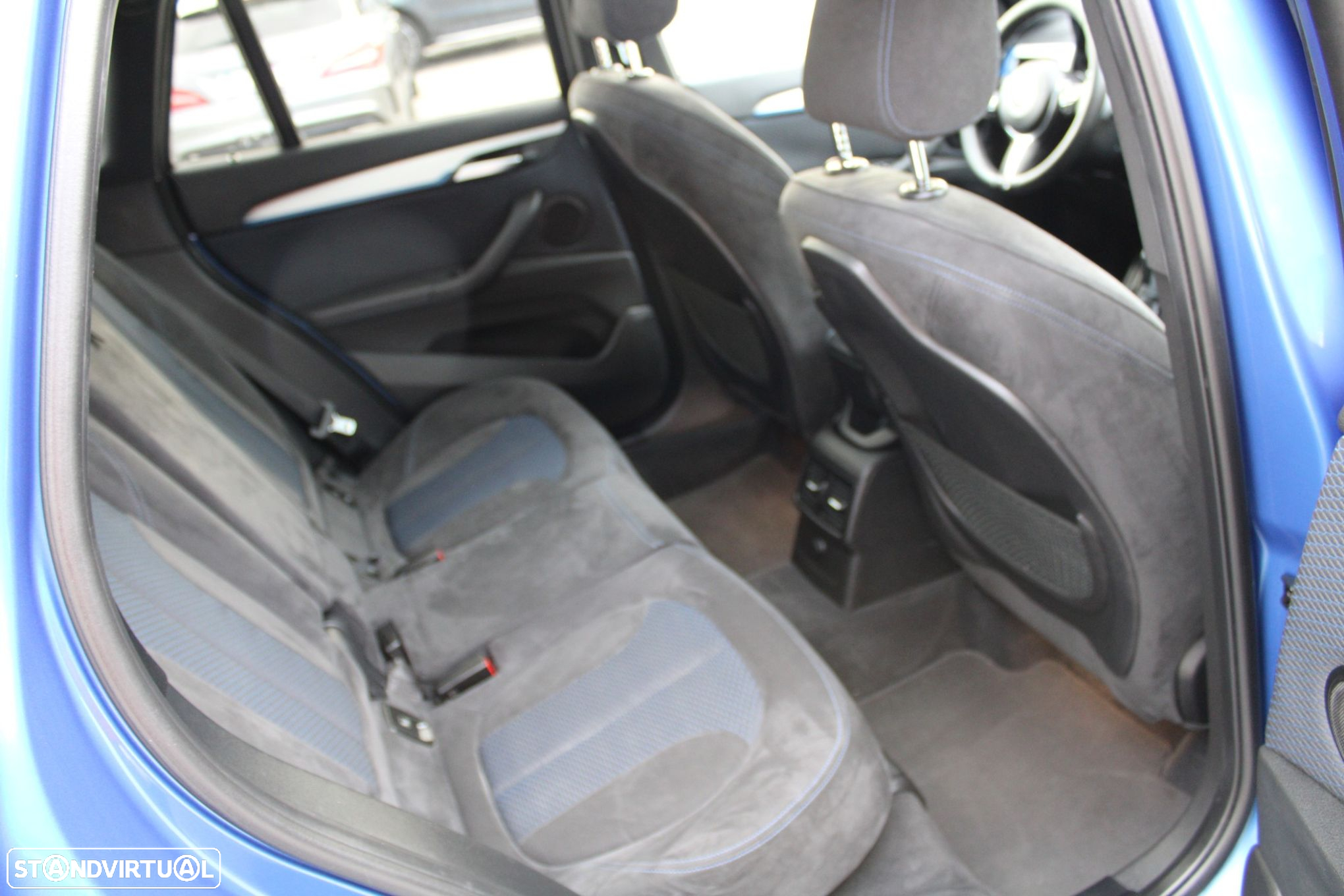 BMW X1 18 d sDrive Auto Pack M - 15