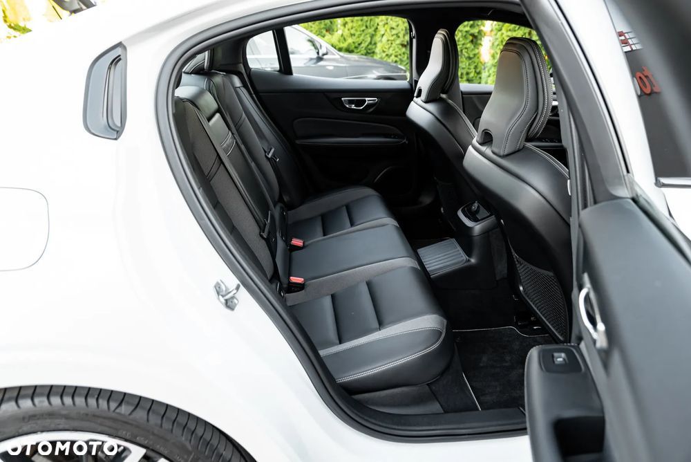 Volvo S60 T8 Recharge AWD Geartronic RDesign - 31