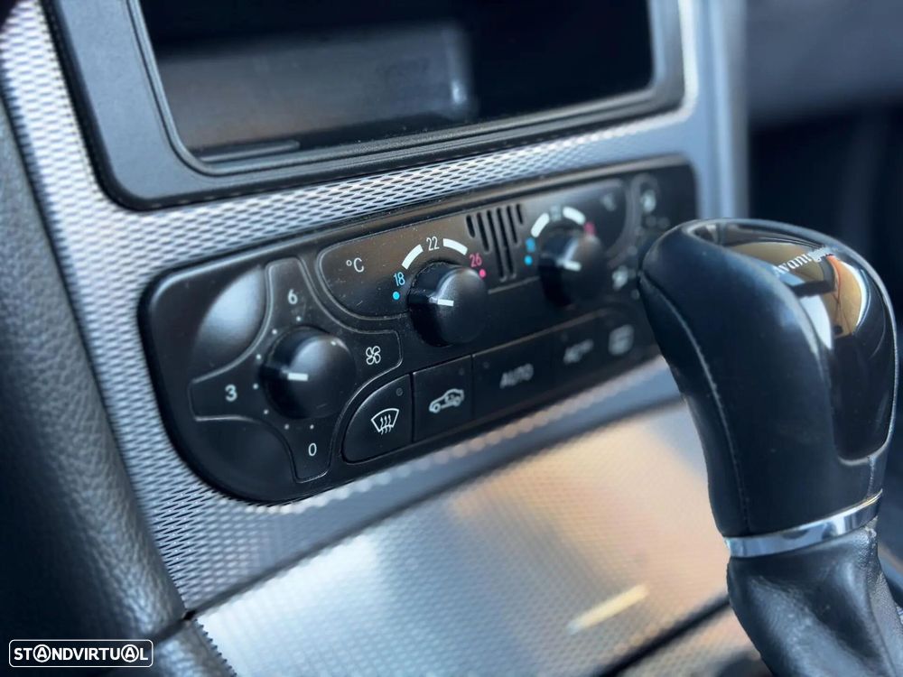 Mercedes-Benz CLK 200 K Avantgarde Aut. - 25