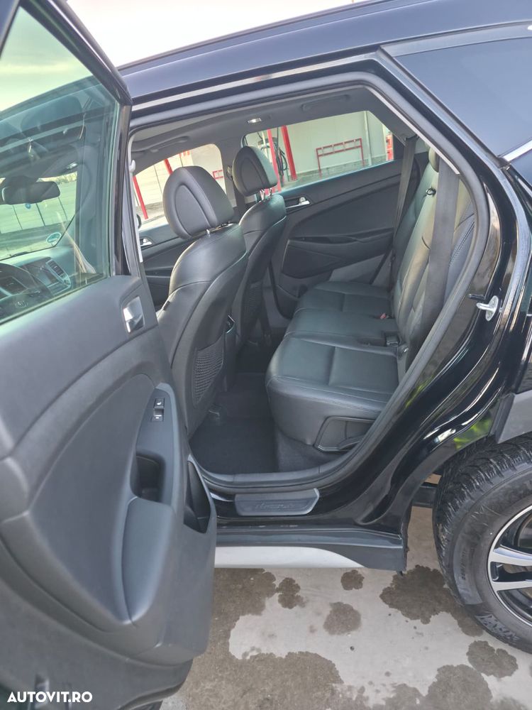 Hyundai Tucson 2.0 CRDI 4WD 6AT Luxury Pack+ - 9