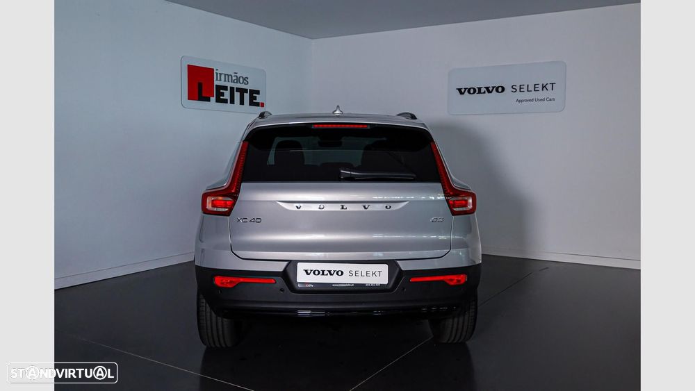 Volvo XC 40 2.0 B3 Plus Dark - 4