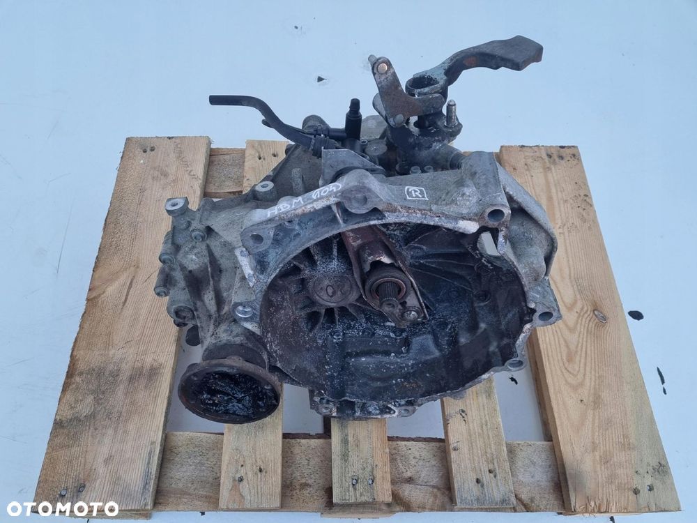 VW GOLF V 1.6 FSI MANUALNA SKRZYNIA BIEGÓW manual HBM - 1