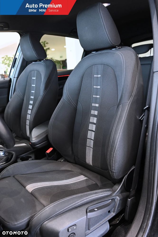 BMW Seria 2 218d - 15