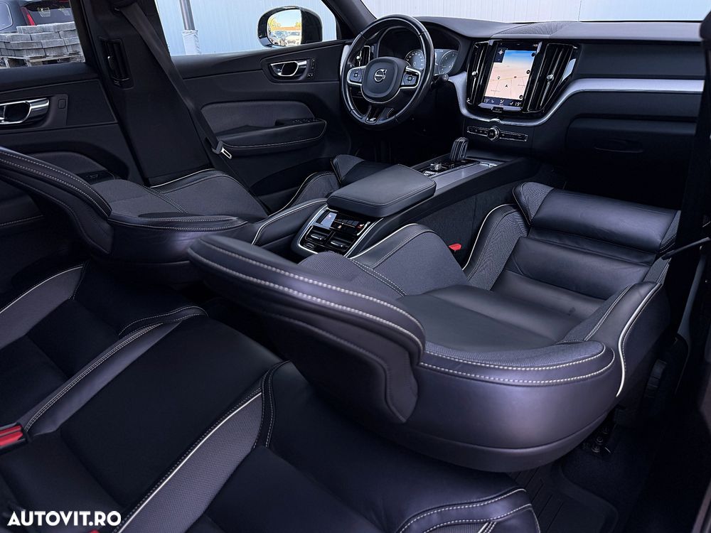 Volvo XC 60 B4 MHEV AWD R-Design - 29
