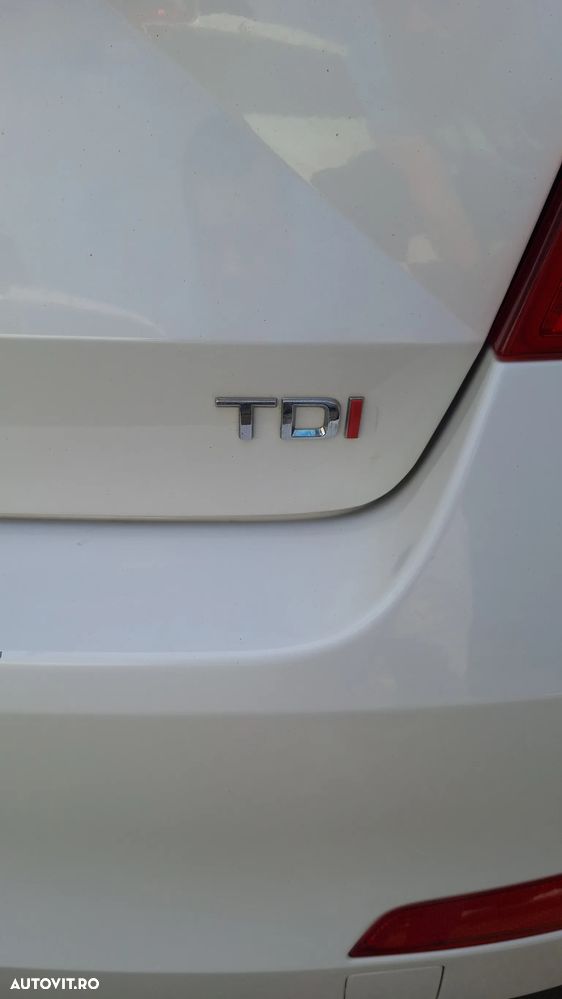 Skoda Octavia 2.0 TDI ELEGANCE DSG - 10