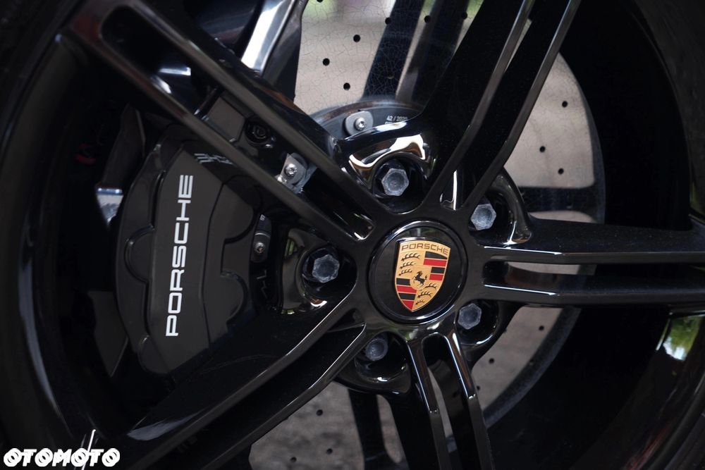 Porsche Taycan Turbo S - 1