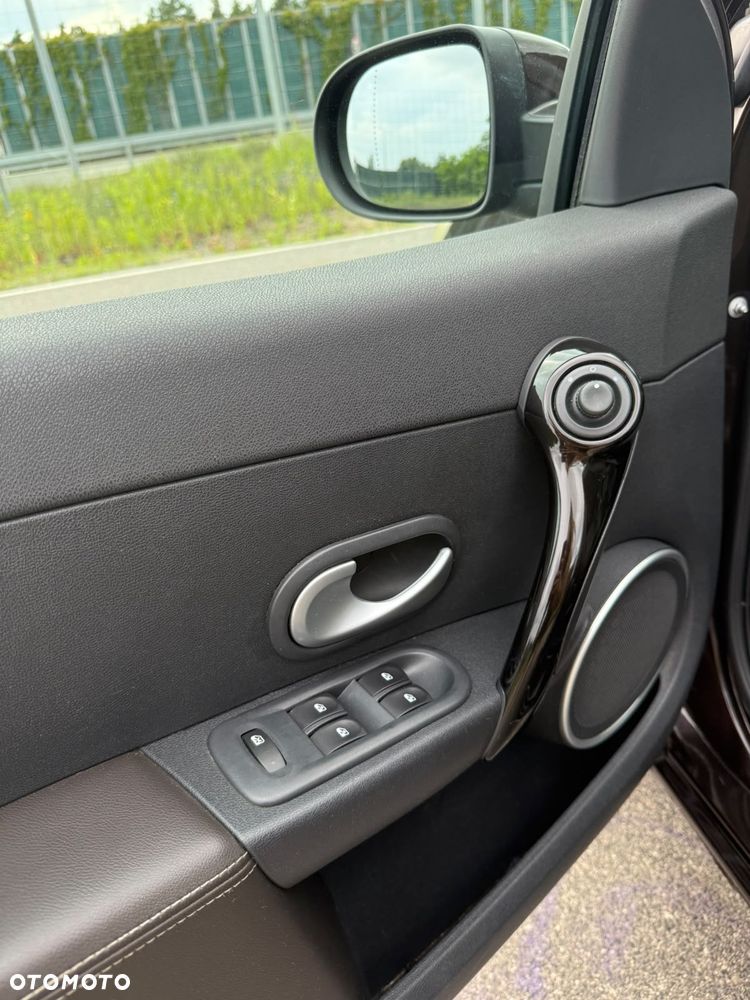 Renault Clio - 16