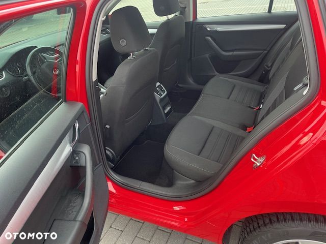 Skoda Octavia 2.0 TDI SCR Ambition DSG - 6