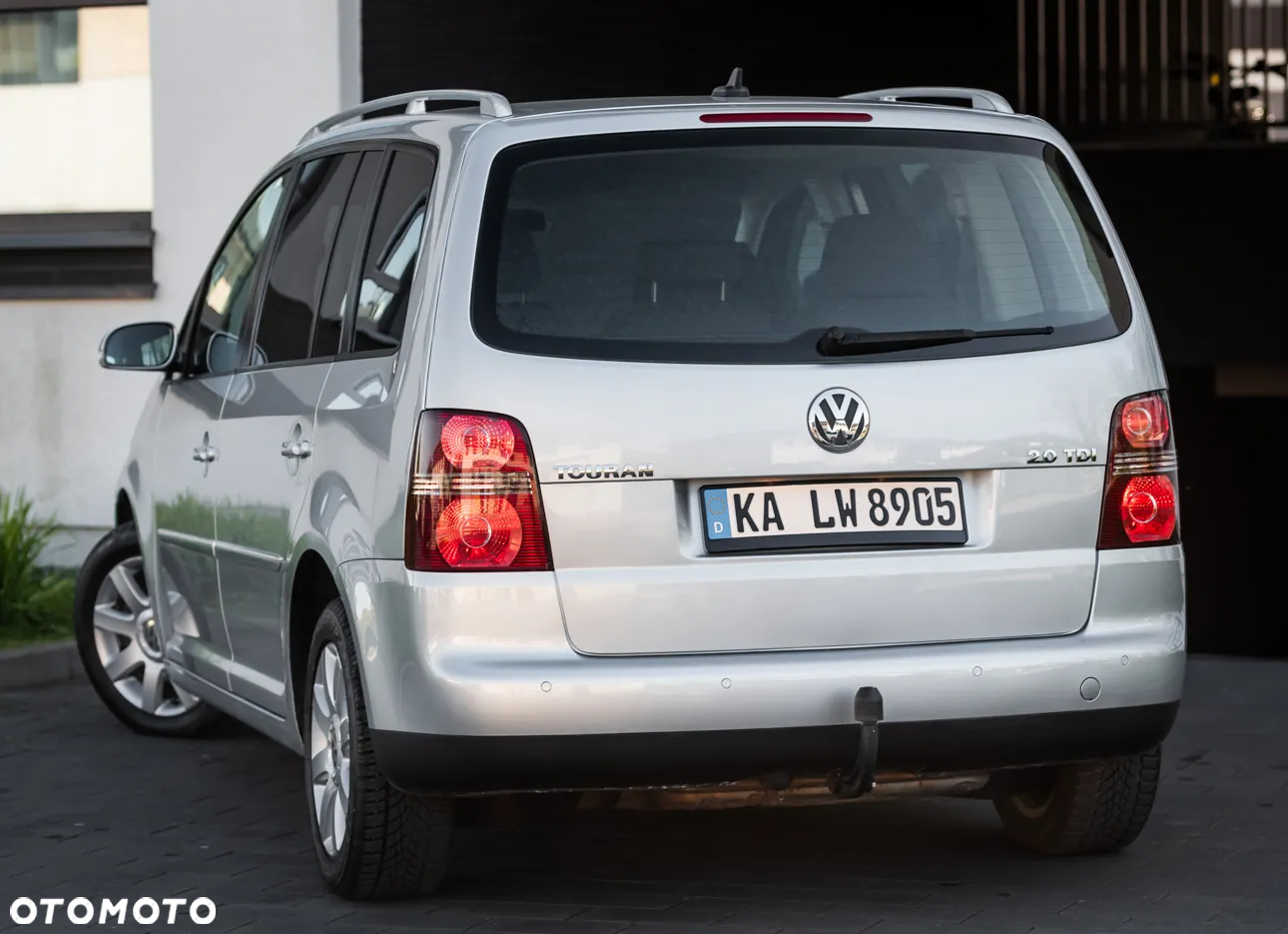Volkswagen Touran - 8