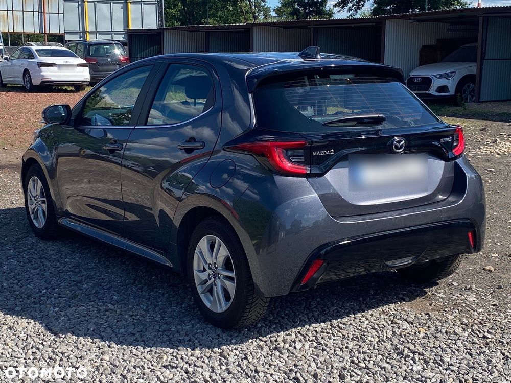 Mazda 2 Hybrid - 12
