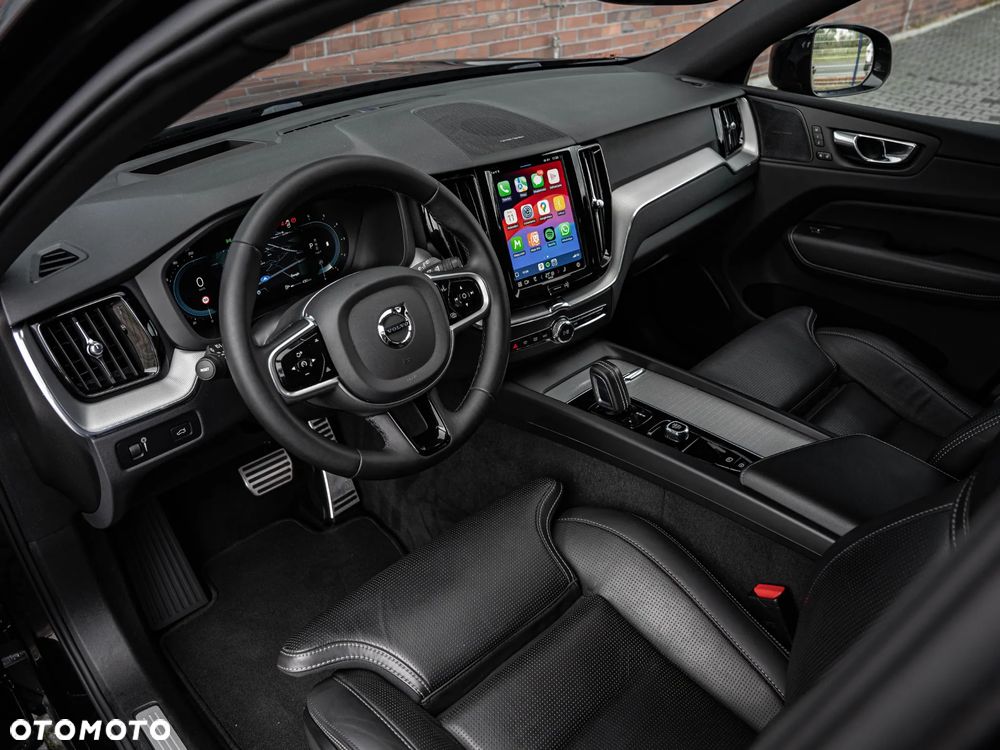 Volvo XC 60 B4 D Plus Dark - 21