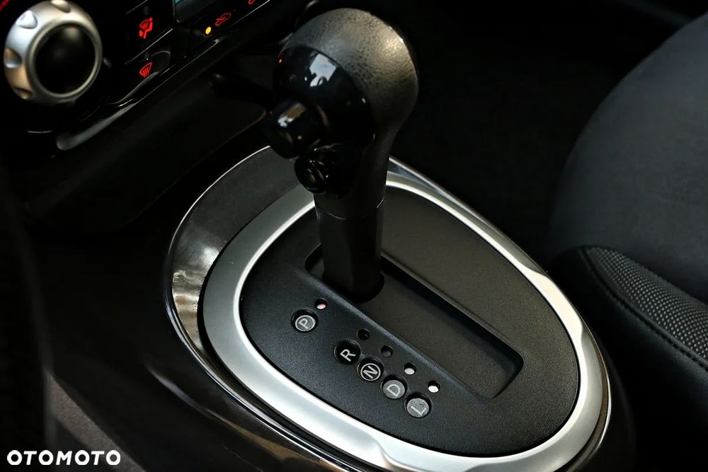 Nissan Juke 1.6 Xtronic Tekna - 31