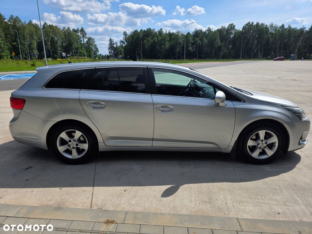 Toyota Avensis 2.0 D-4D Comfort - 1