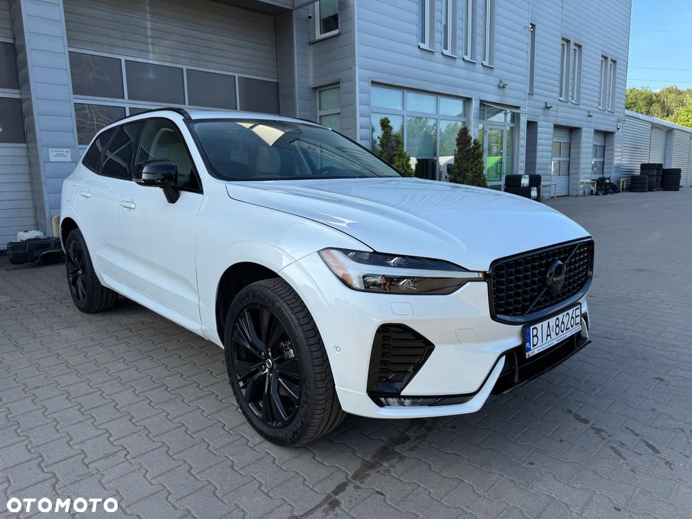 Volvo XC 60 B5 B AWD Plus Dark - 4