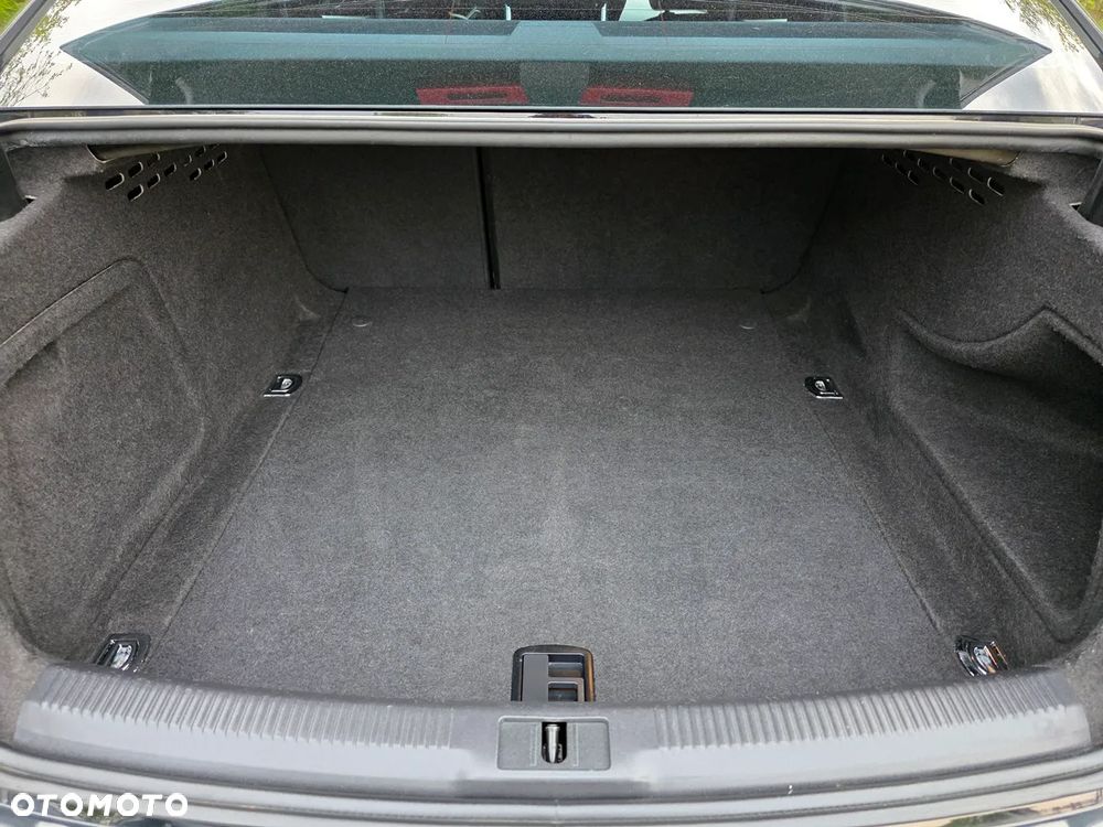 Audi A4 Limousine - 30