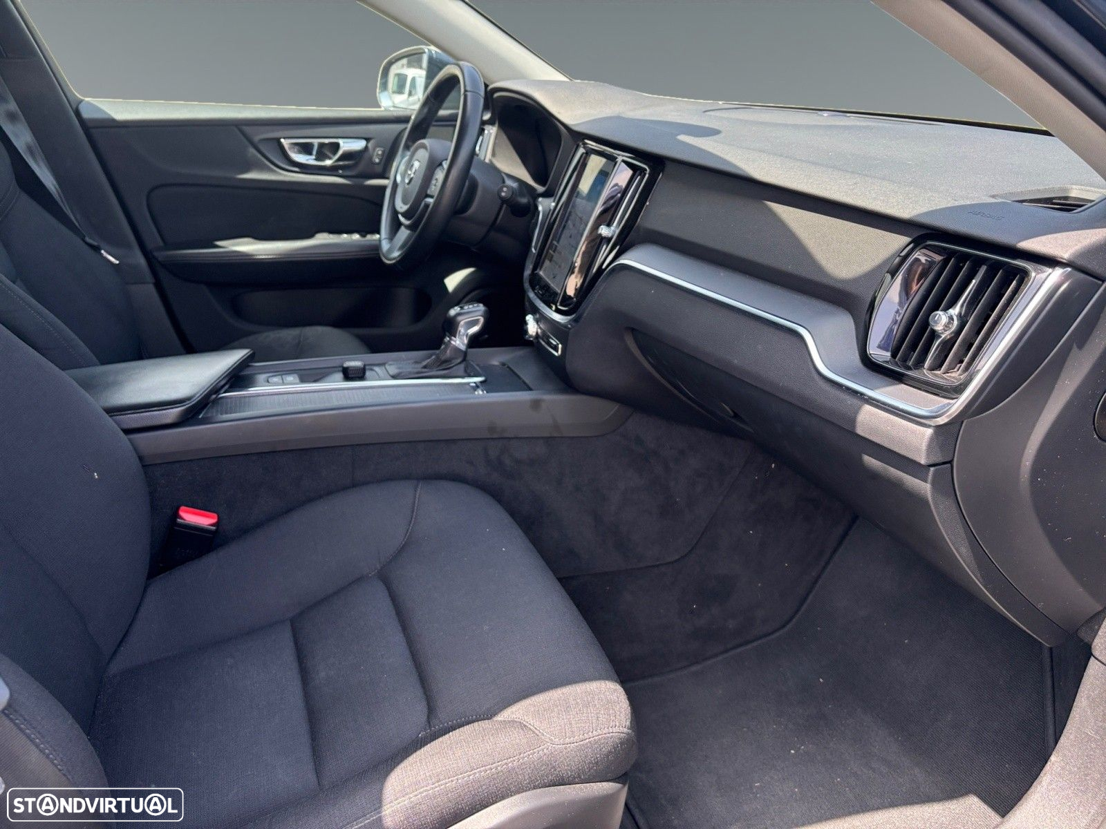 Volvo V60 2.0 D3 Momentum Geartronic - 11