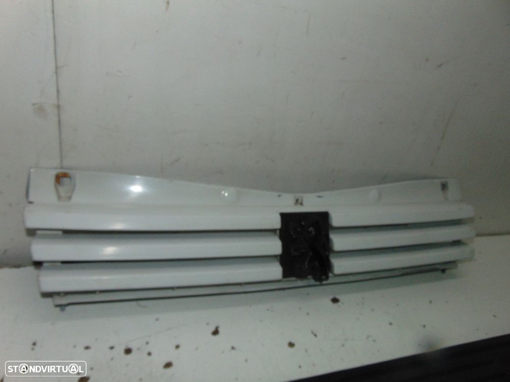 Peugeot 205 grelha/Placa central - 2
