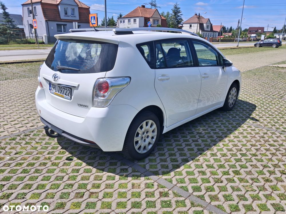 Toyota Verso 1.6 D-4D Active EU6 - 8