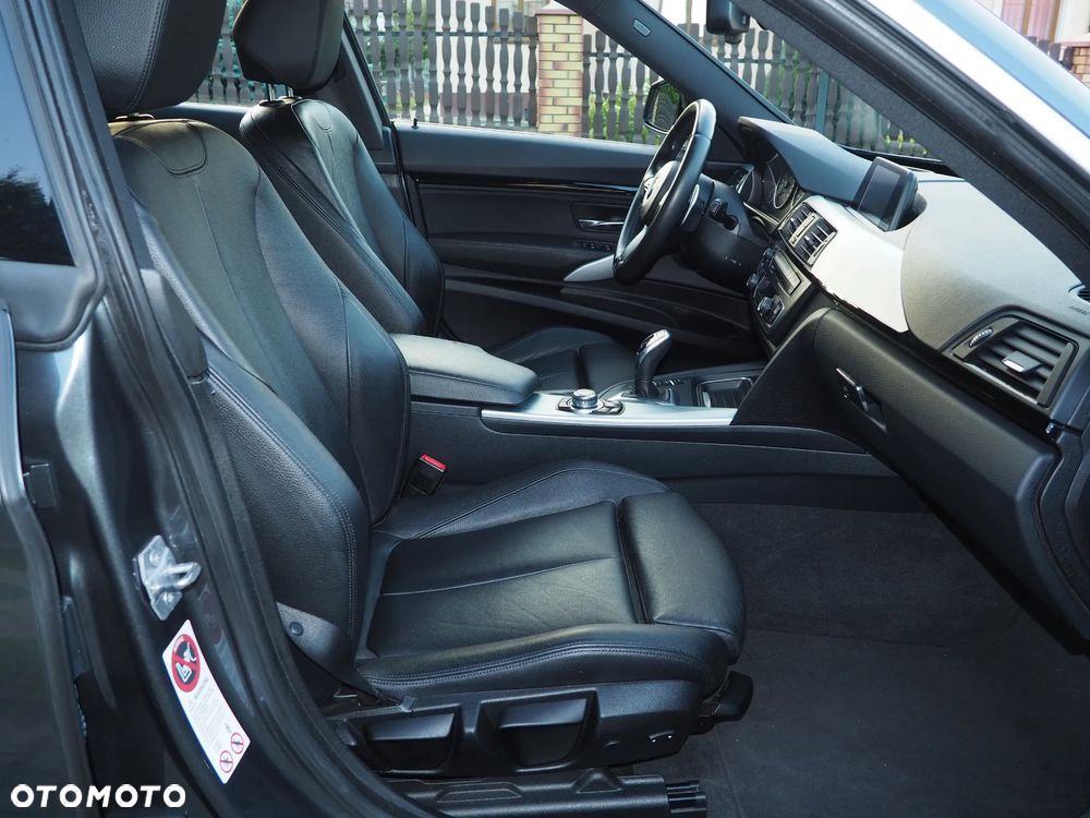 BMW 3GT 335i M Sport - 29