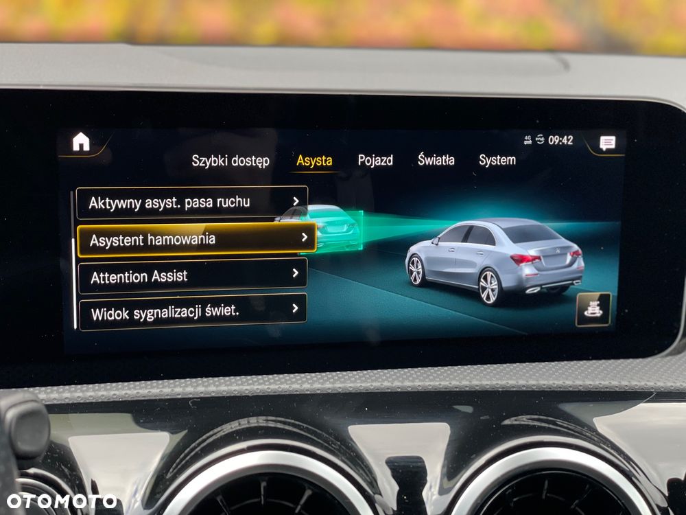 Mercedes-Benz Klasa A 180 7G-DCT AMG Line - 25