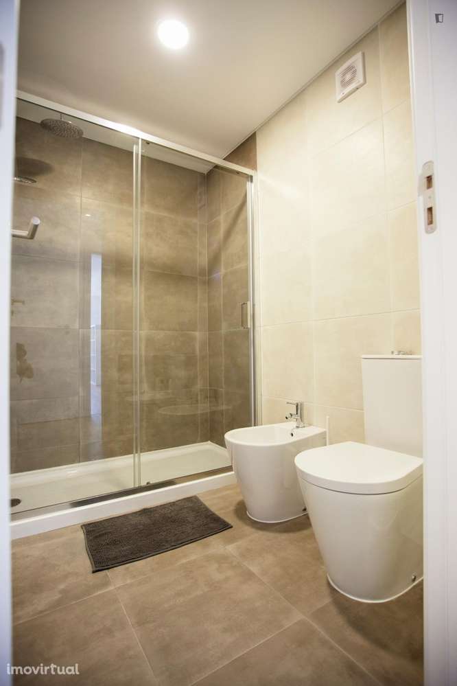 Quarto - localizado em Alvalade Lisbon - Grande imagem: 4/22