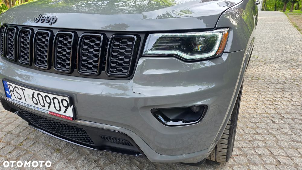 Jeep Grand Cherokee - 27