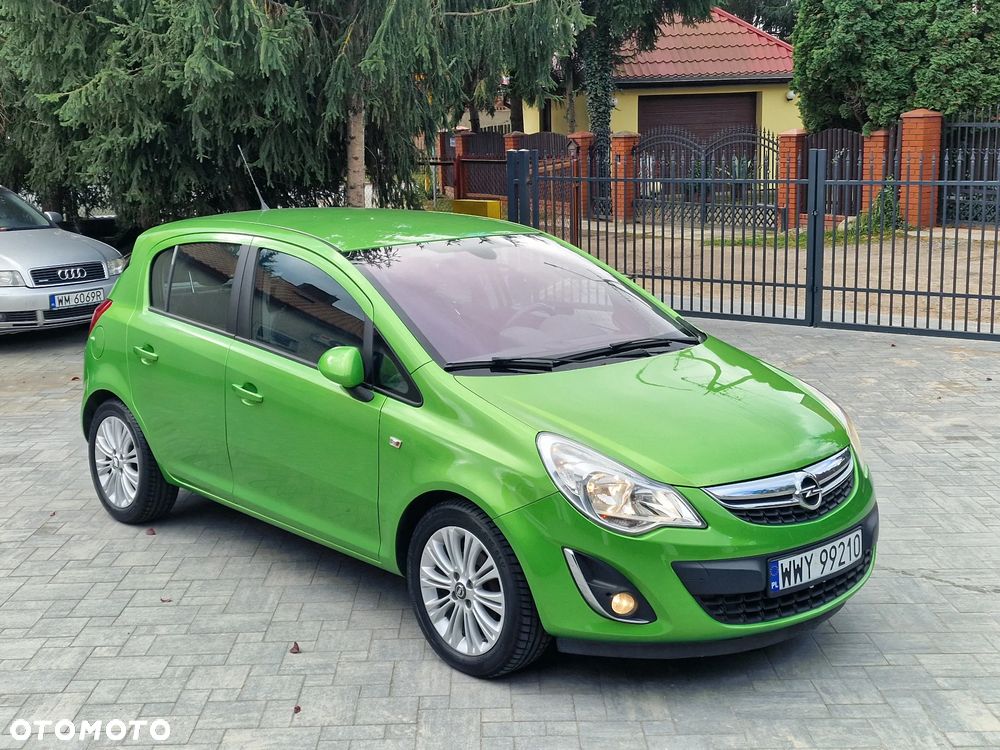 Opel Corsa 1.4 16V Cosmo - 27