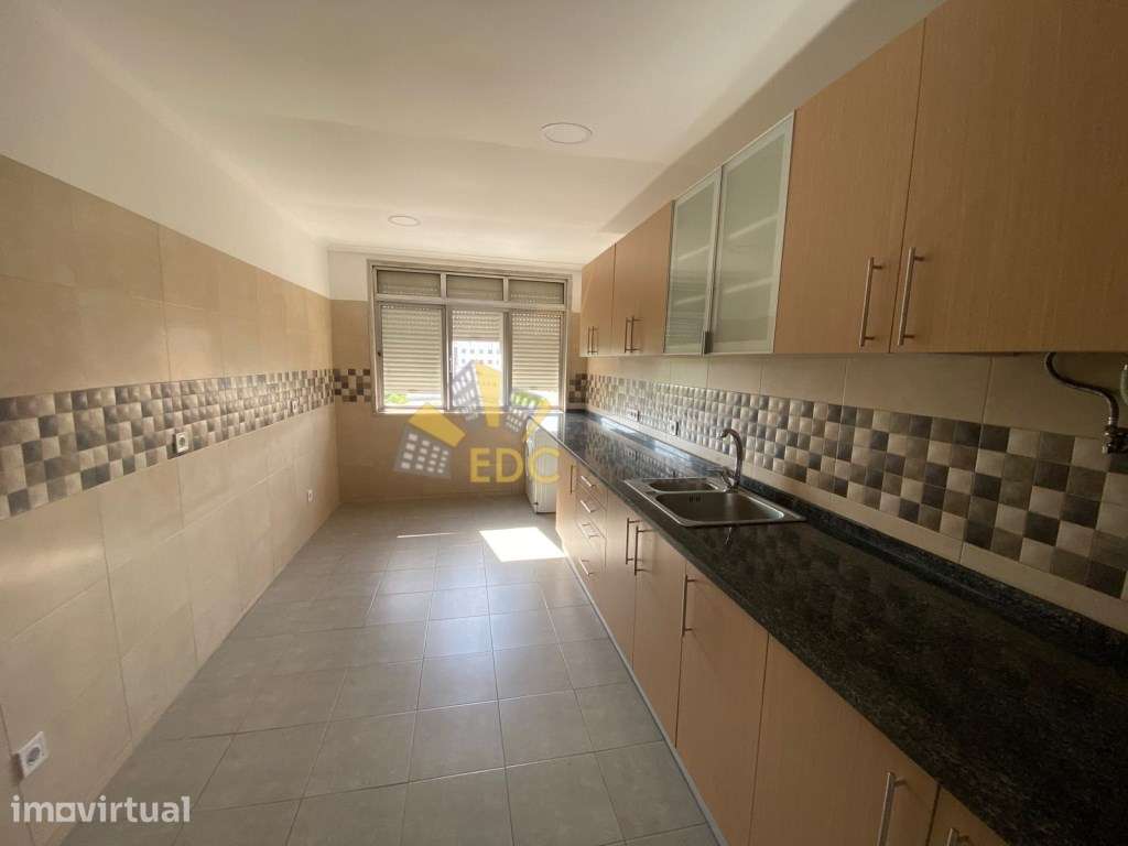 Apartamento T4 em Zona Tranquila de Odivelas| Perto do Centro de Sa... - Grande imagem: 4/34