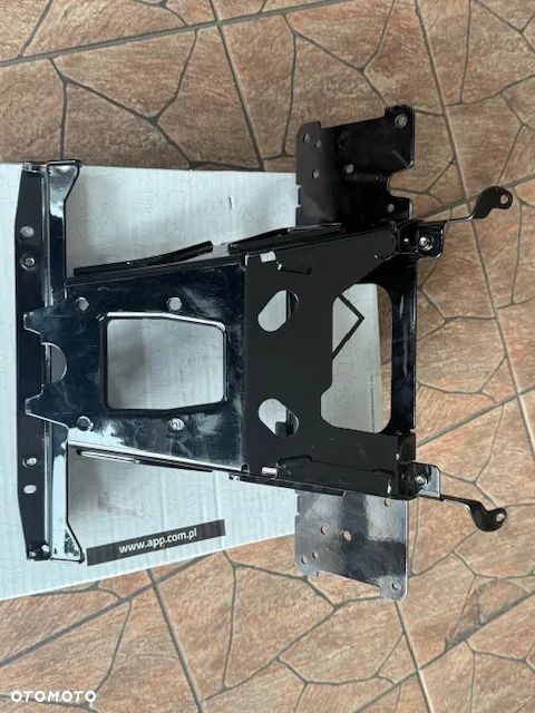 Wspornik owiewki radia nawigacji HARLEY FLTR 14- - 4