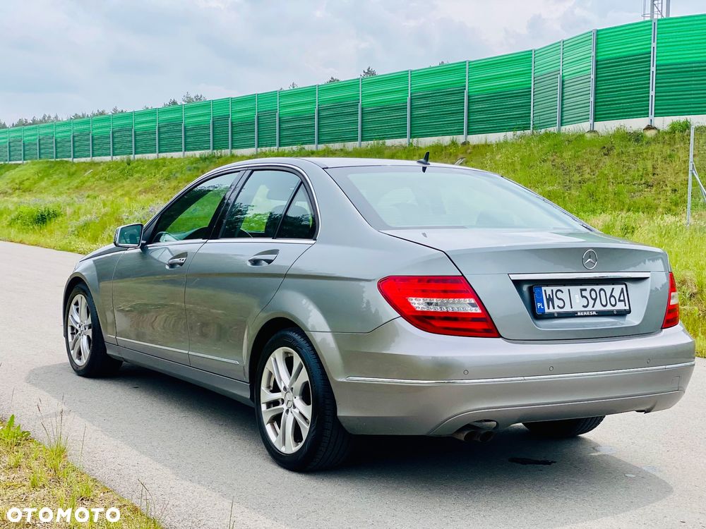 Mercedes-Benz Klasa C 180 CGI BlueEff Avantgarde - 21