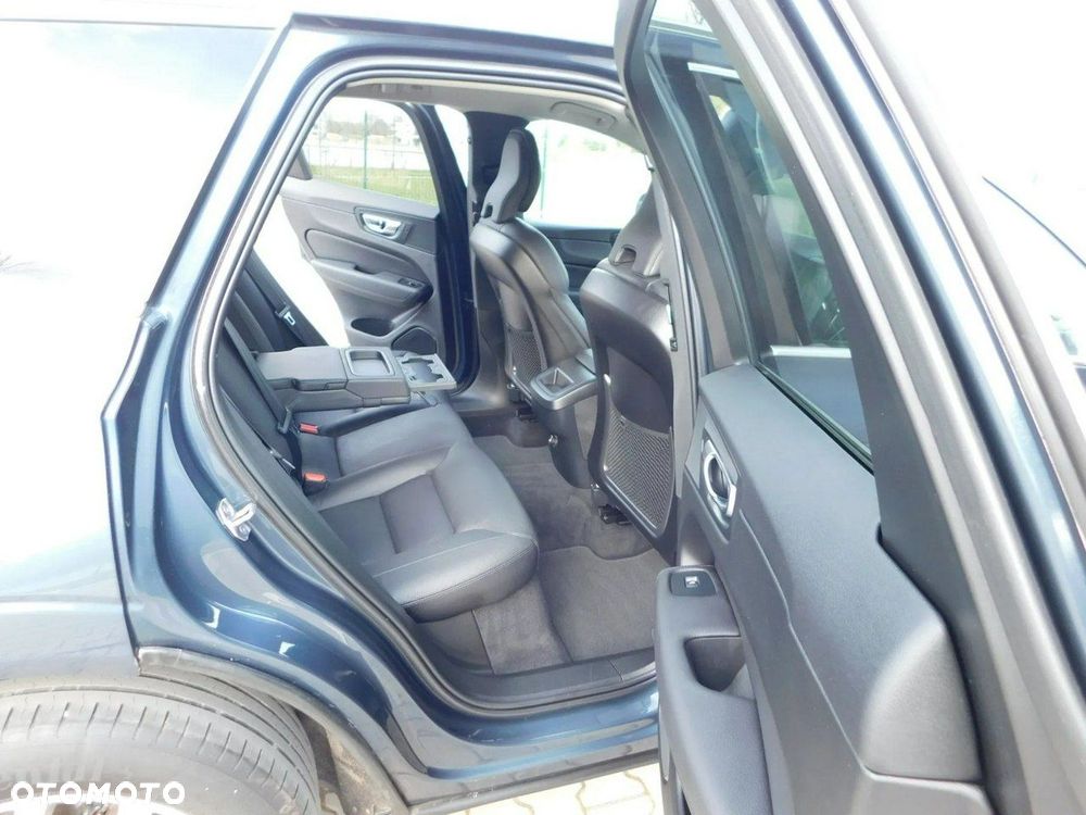 Volvo XC 60 D4 Momentum Pro - 10