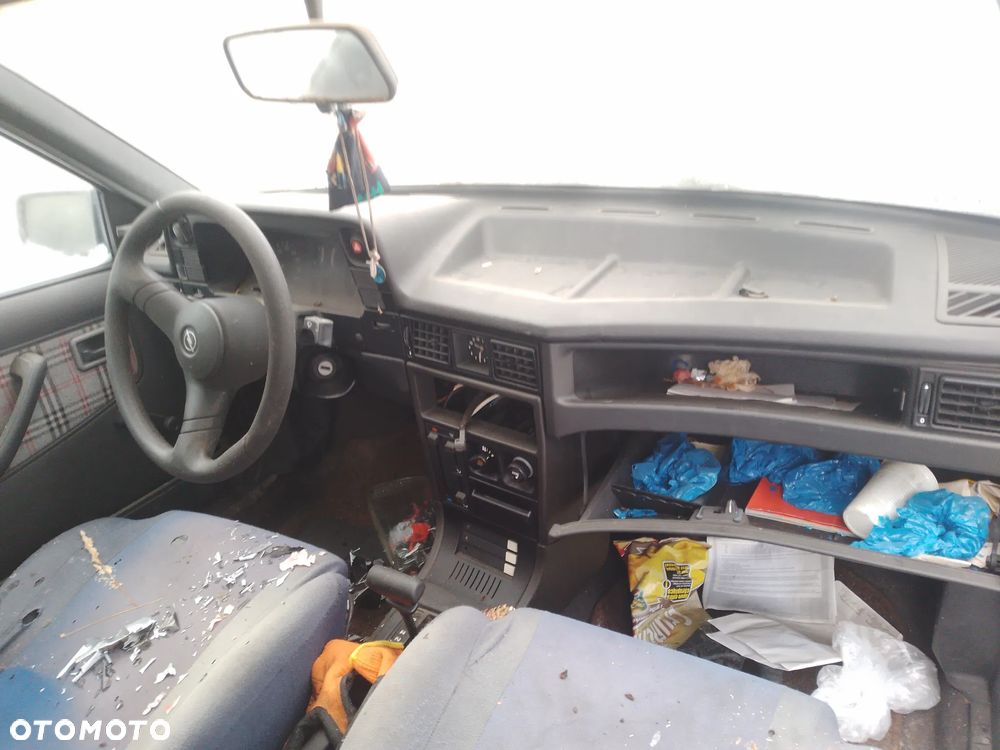 OPEL KADETT E LIFT 89-91    OSŁONA PRZECIWSŁONECZNA PRAWA LEWA - 25