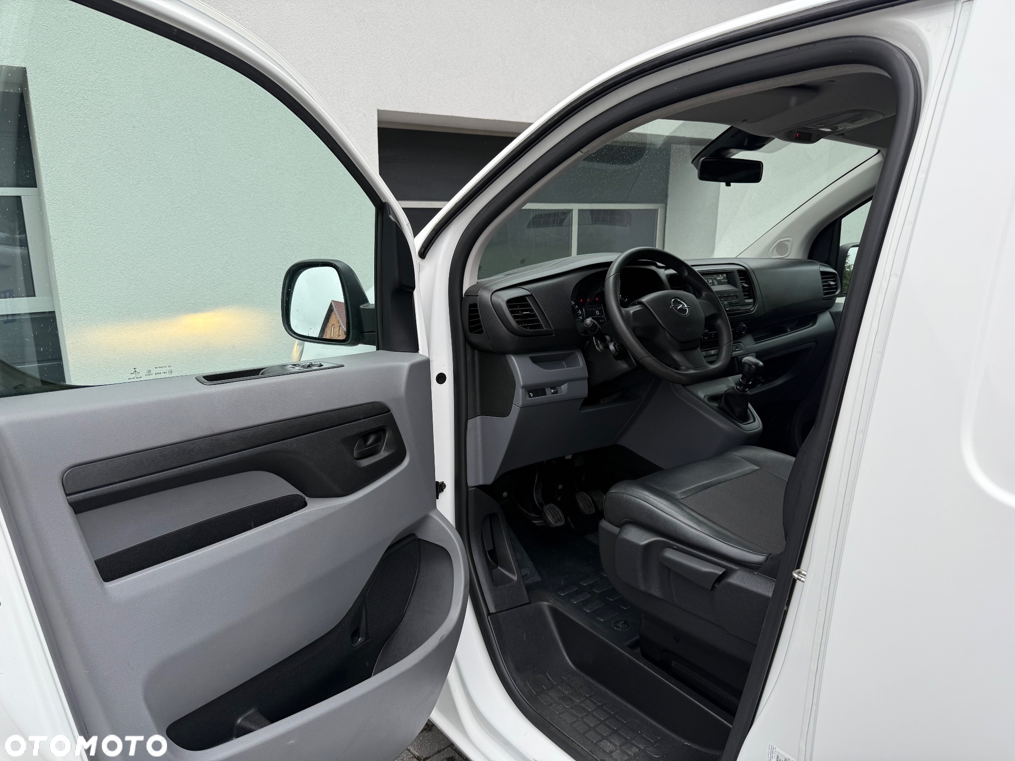 Opel Vivaro - 18